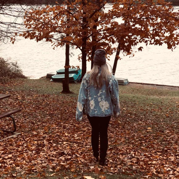 Oversized jean bleached out denim jacket - Picture 2 of 2